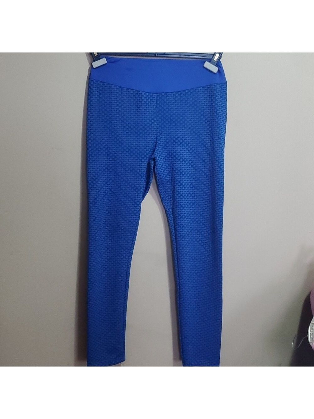 Scrunch bum leggings size large